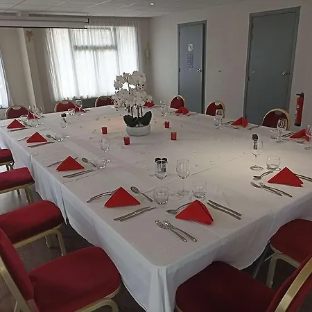 Hotel Restaurante Campanile De 3*